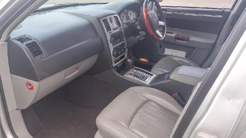 Chrysler 300C - 05-10