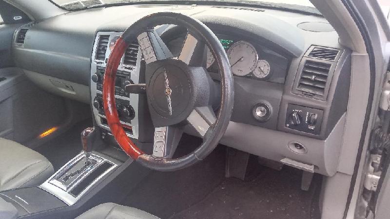 Chrysler 300C - 05-10