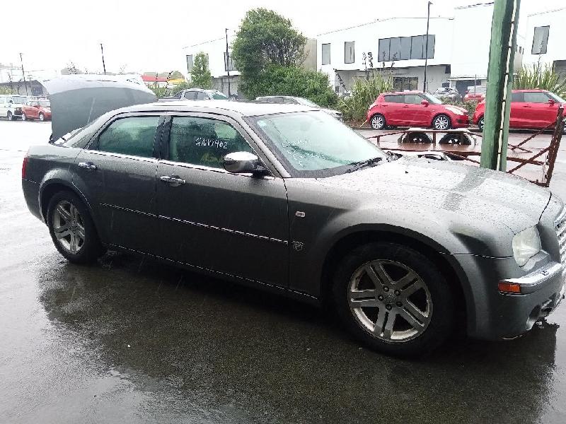 Chrysler 300C - 05-10