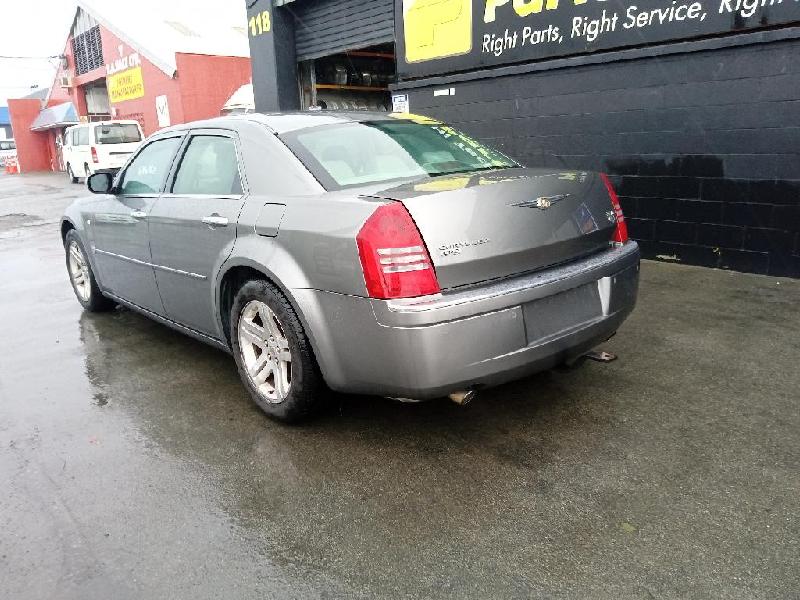 Chrysler 300C - 05-10