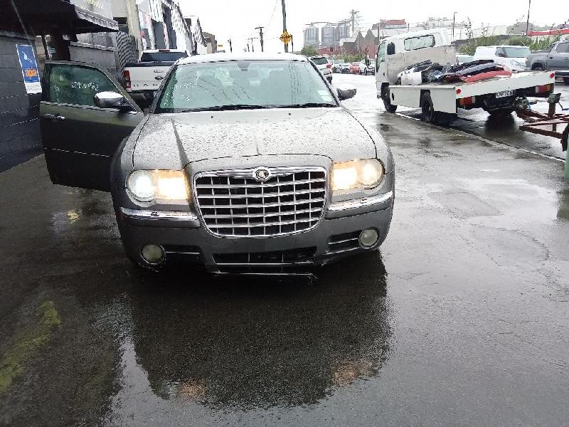 Chrysler 300C - 05-10