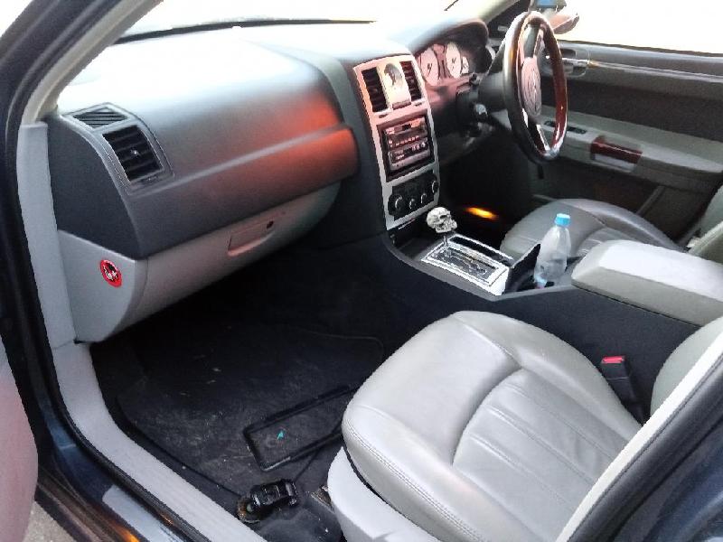 Chrysler 300C - 05-10