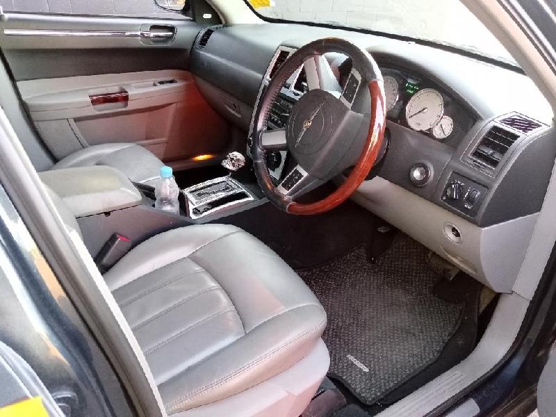 Chrysler 300C - 05-10