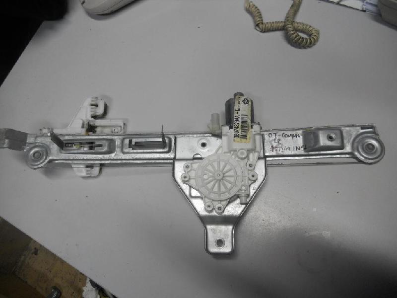 LR Door Elec Regulator