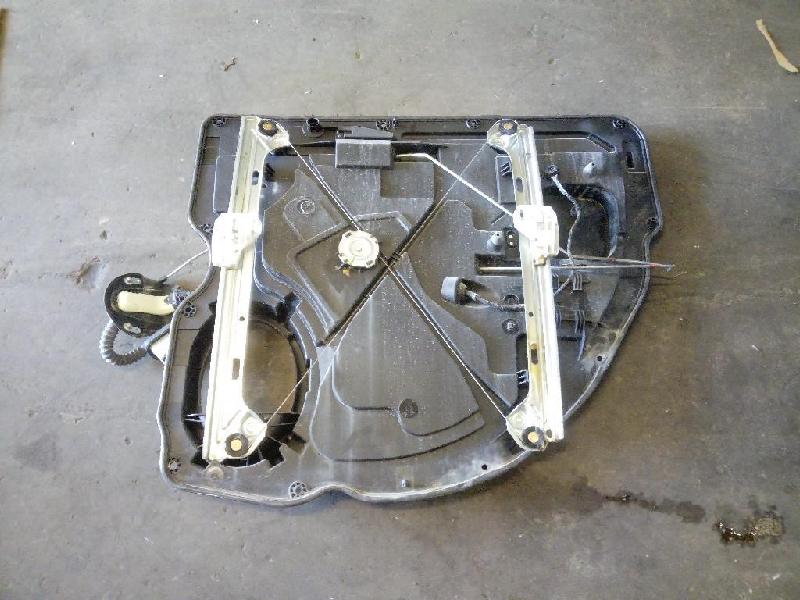 LR Door Elec Regulator