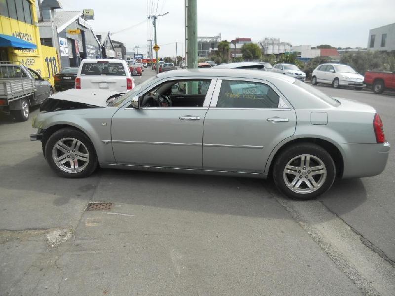 Chrysler 300C - 05-10