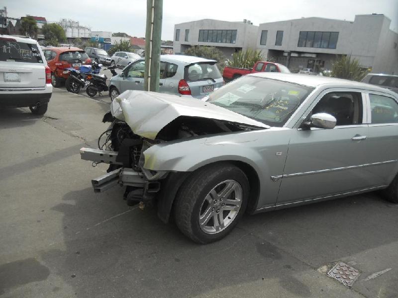 Chrysler 300C - 05-10