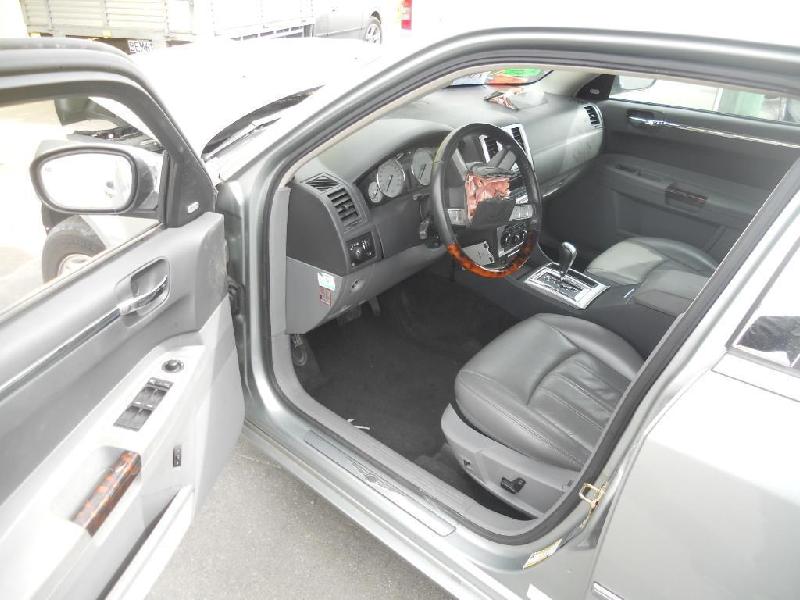 Chrysler 300C - 05-10