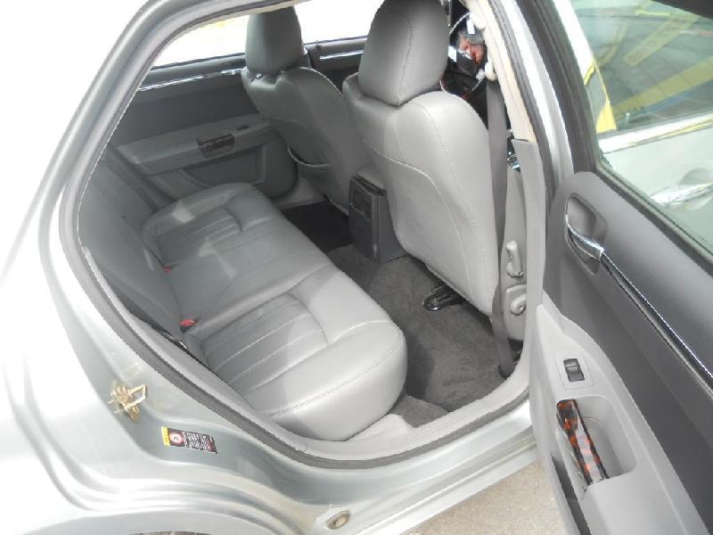 Chrysler 300C - 05-10