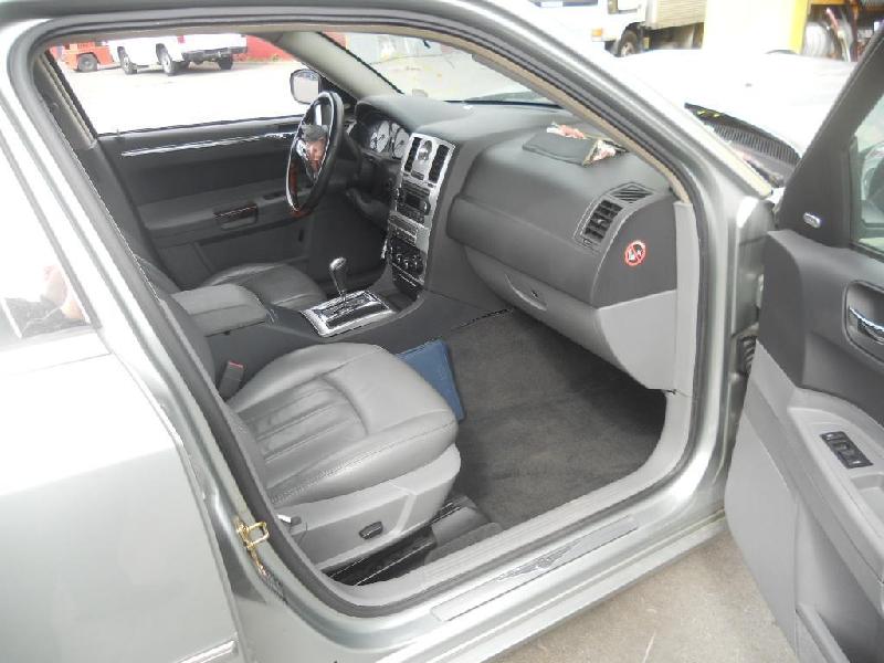 Chrysler 300C - 05-10