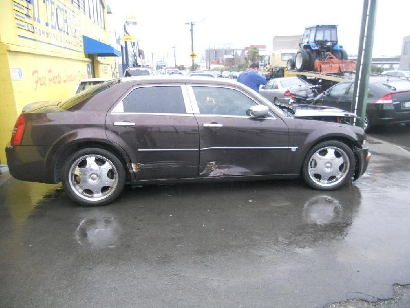 Chrysler 300C - 05-10