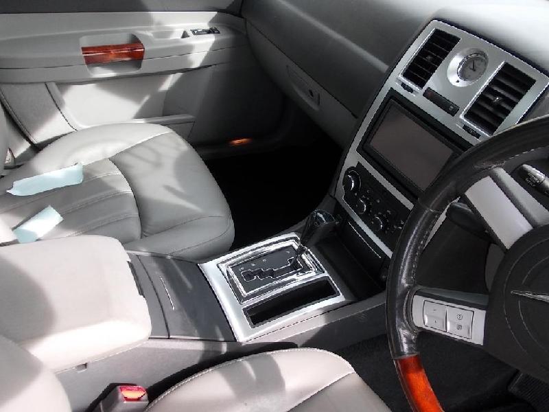 Chrysler 300C - 05-10