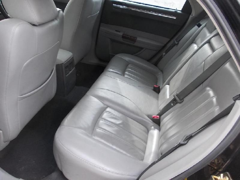 Chrysler 300C - 05-10