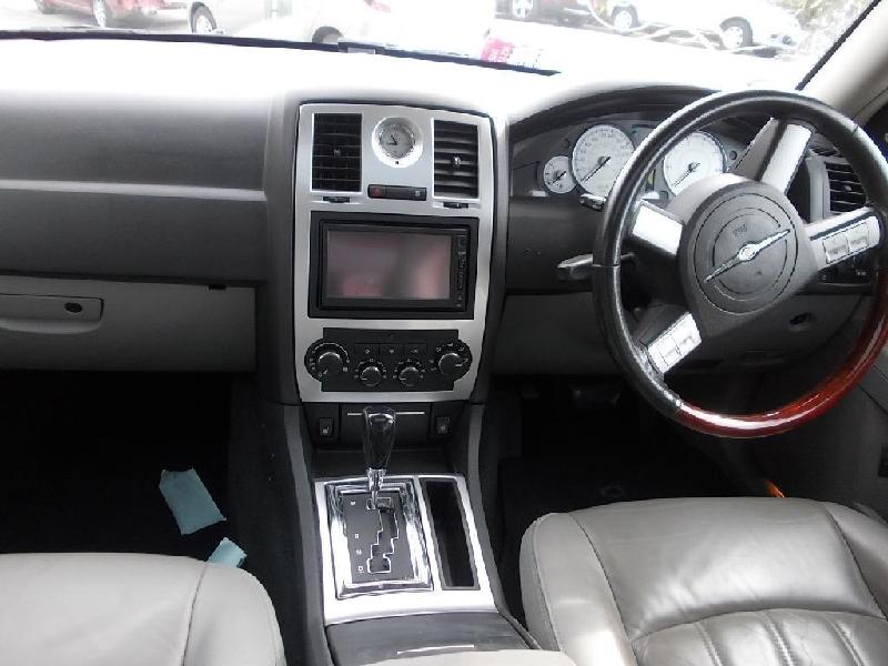 Chrysler 300C - 05-10