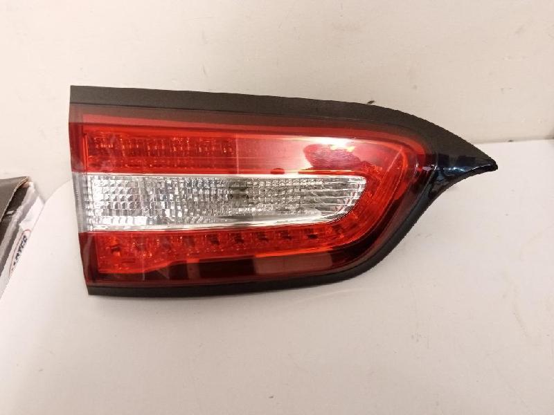 LR Tailgate Light