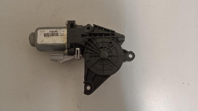 LR Door Regulator Motor