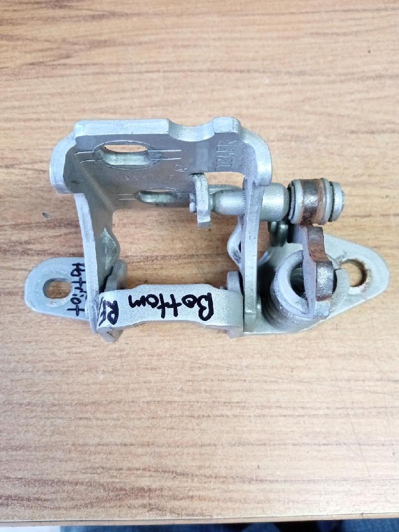 RF Bottom Door Hinge