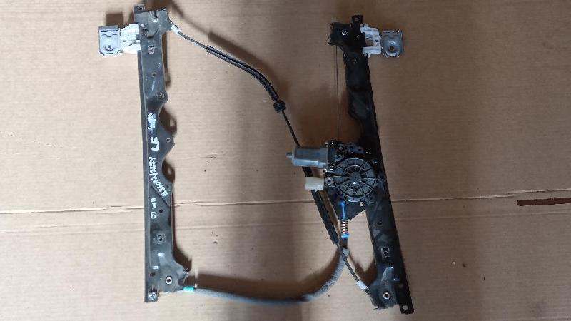 LF Door Elec Regulator