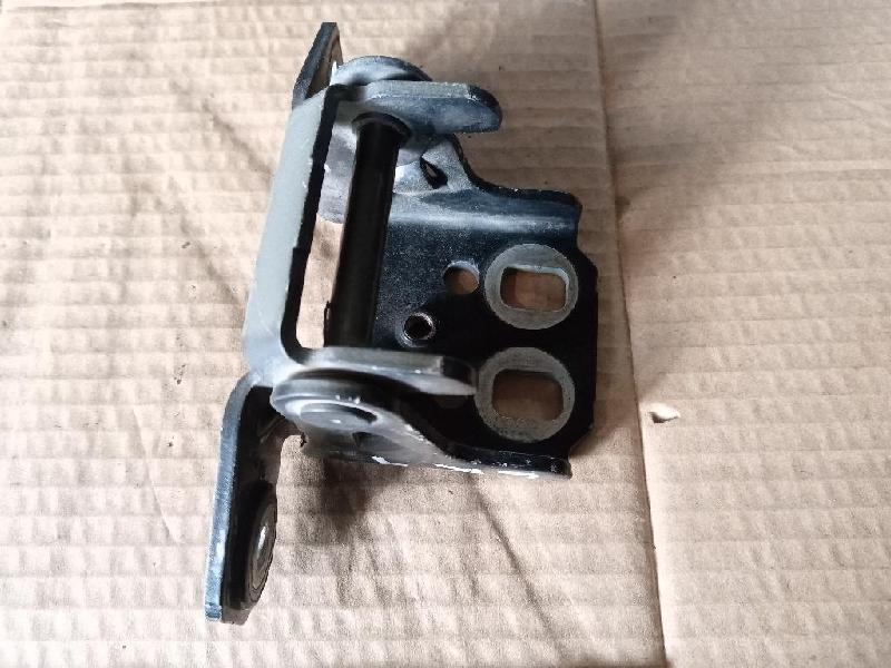 LR Top Door Hinge