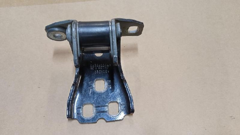 RR Bottom Door Hinge