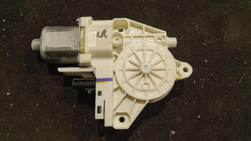 LR Door Regulator Motor