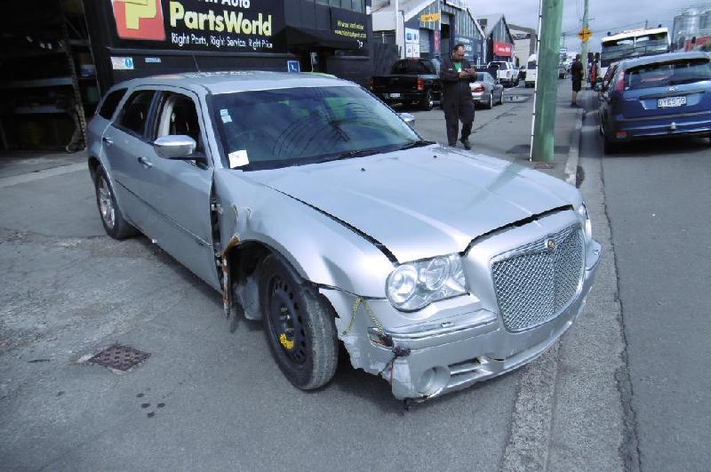 Chrysler 300C - 05-10