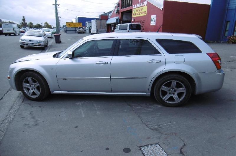 Chrysler 300C - 05-10