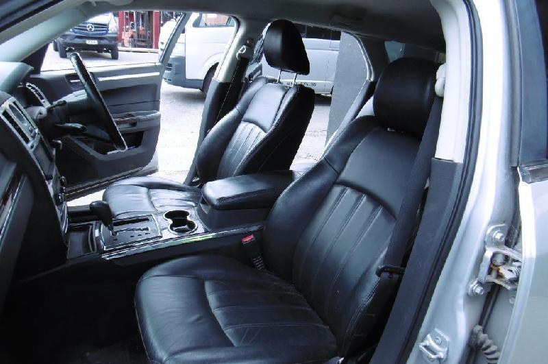 Chrysler 300C - 05-10