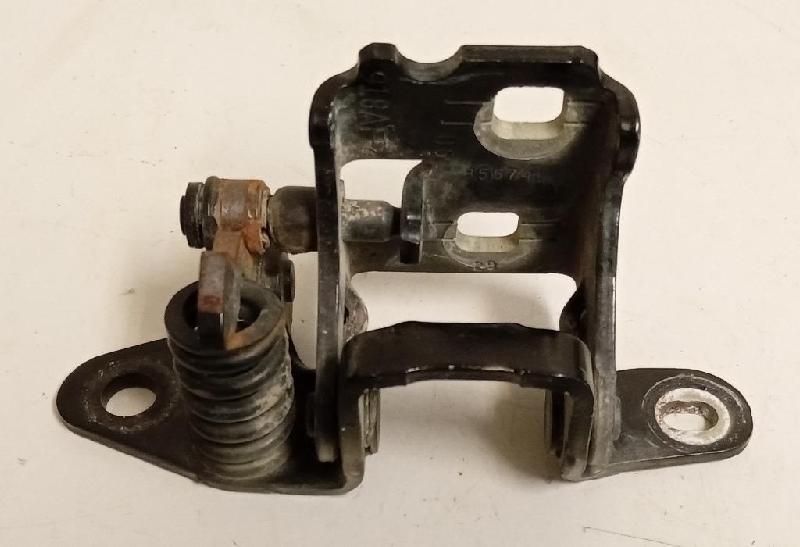 RF Bottom Door Hinge