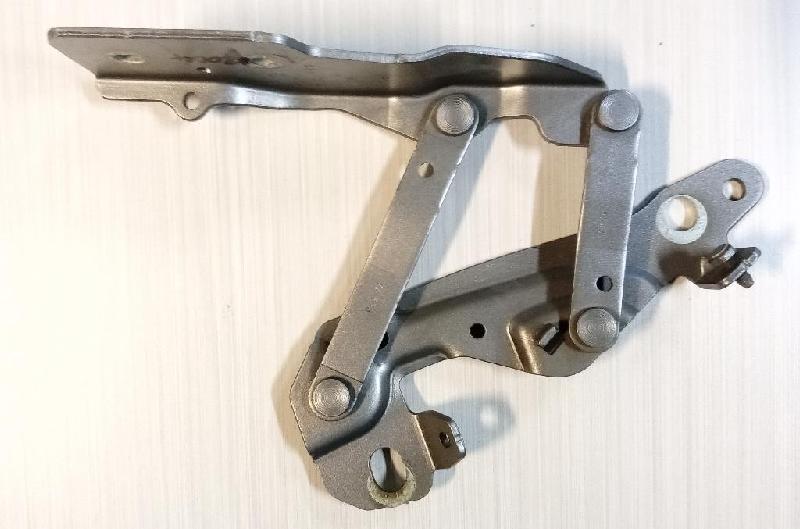 RH Bonnet Hinge