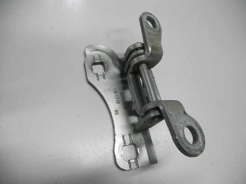 RR Bottom Door Hinge