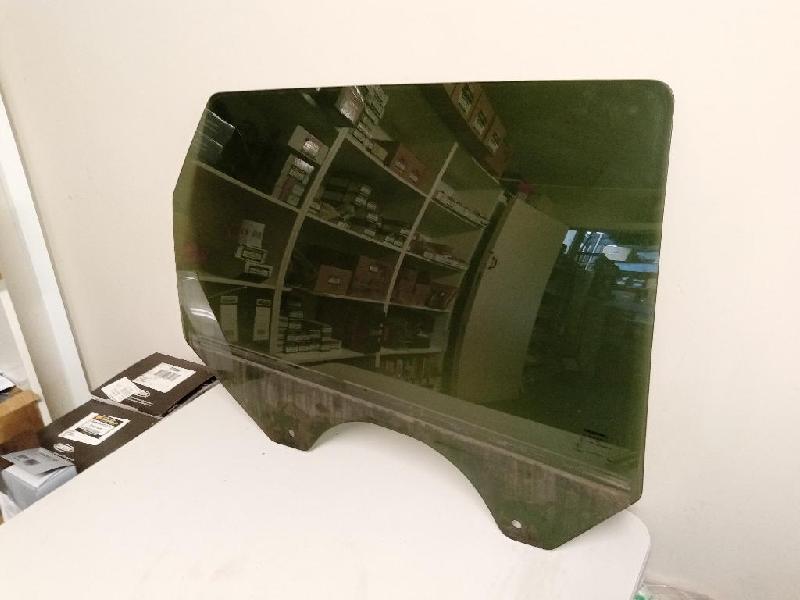 RR Door Glass