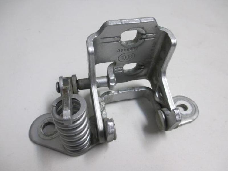 RR Bottom Door Hinge