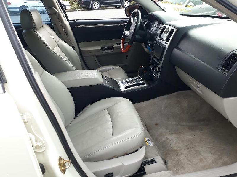 Chrysler 300C - 05-10