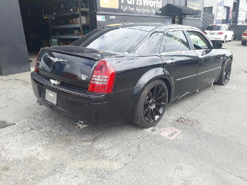 Chrysler 300C - 05-10