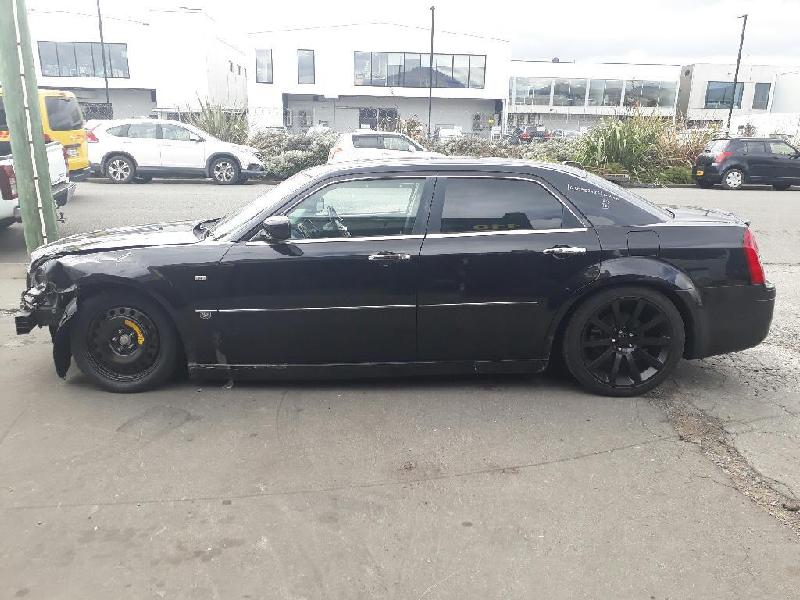 Chrysler 300C - 05-10