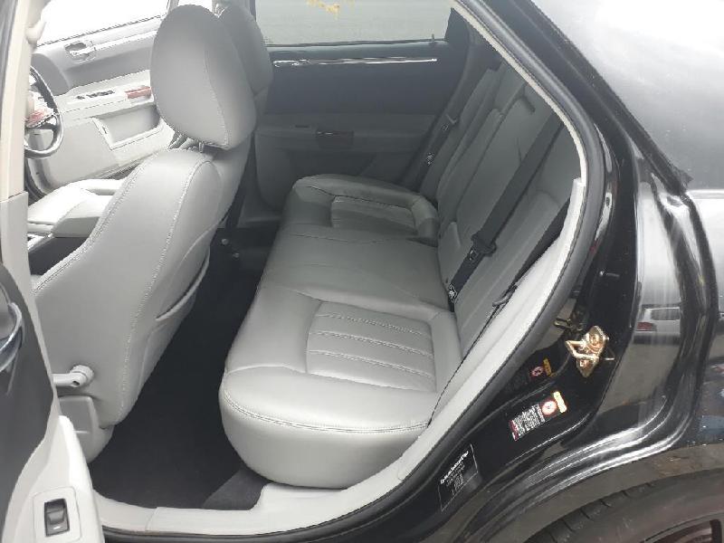 Chrysler 300C - 05-10