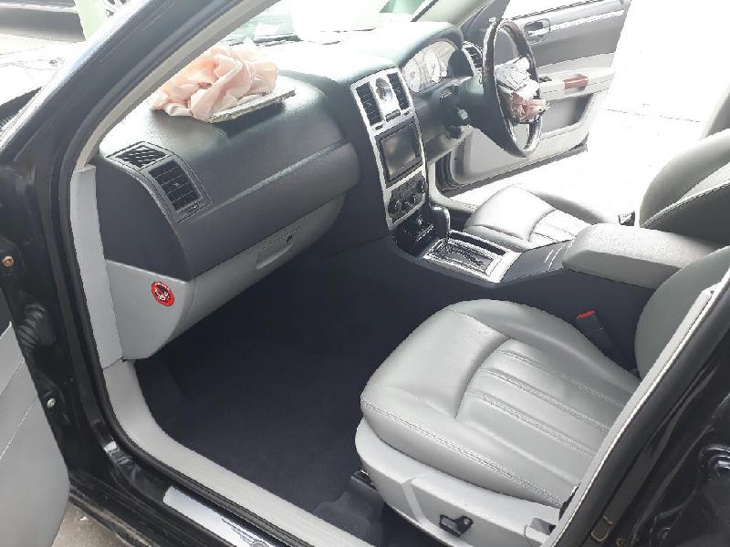 Chrysler 300C - 05-10