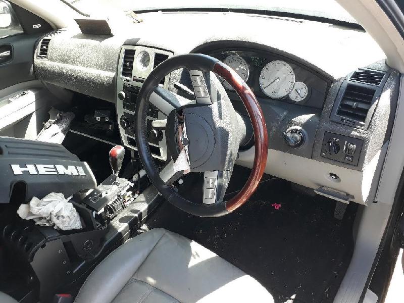 Chrysler 300C - 05-10