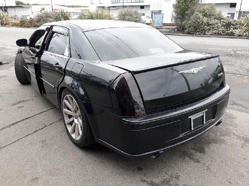 Chrysler 300C - 05-10