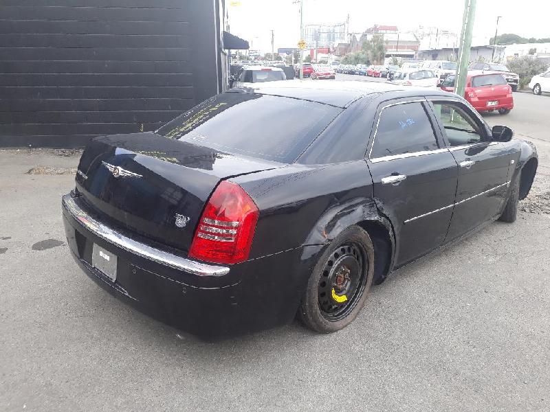 Chrysler 300C - 05-10