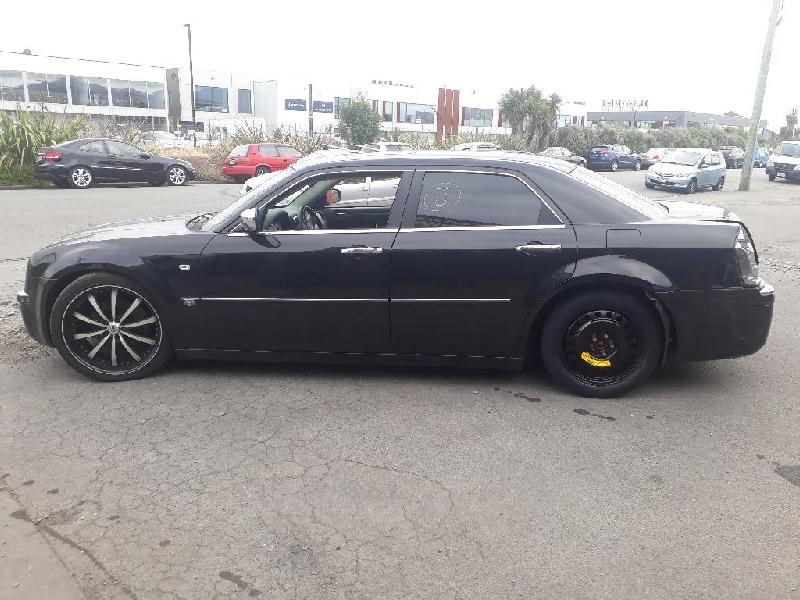 Chrysler 300C - 05-10