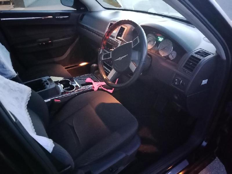 Chrysler 300C - 05-10