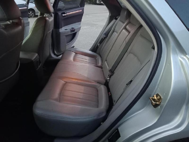 Chrysler 300C - 05-10