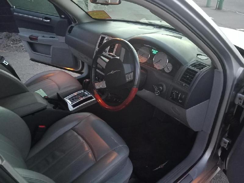 Chrysler 300C - 05-10