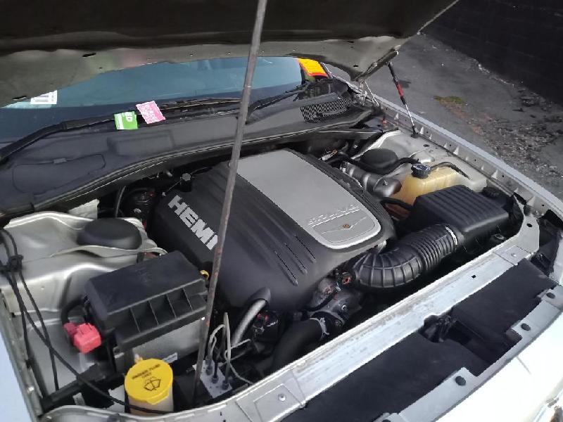 Chrysler 300C - 05-10