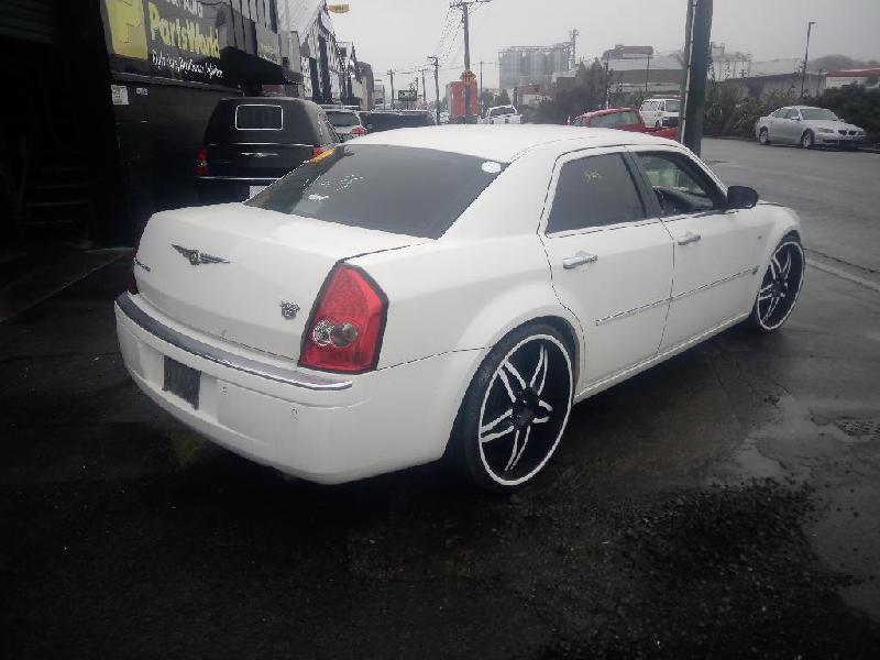 Chrysler 300C - 05-10