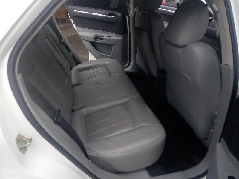 Chrysler 300C - 05-10