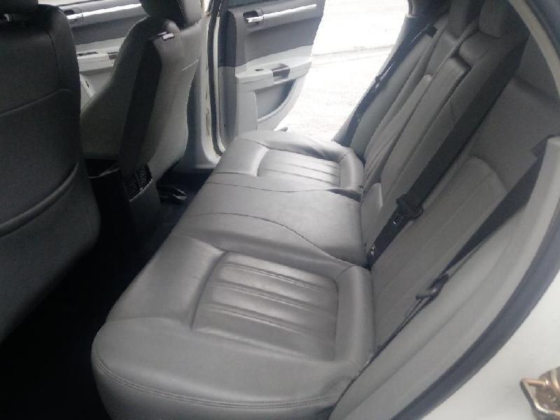 Chrysler 300C - 05-10