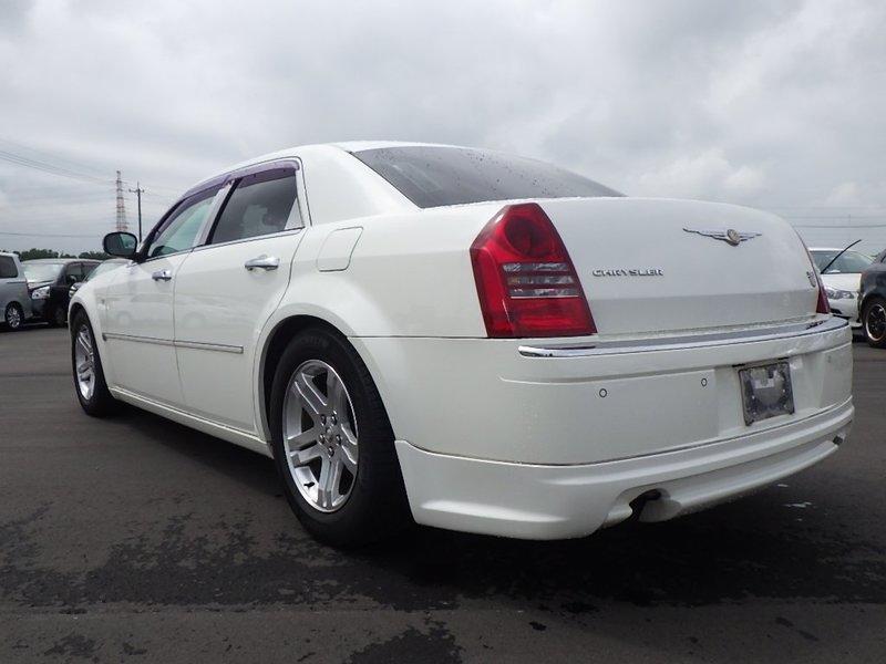 Chrysler 300C - 05-10